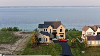 15722 Waters Edge Dr, Traverse City, MI 49686