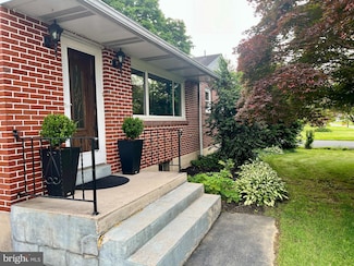 481 Laudermilch Rd, Hershey, PA 17033