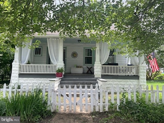 307 Clinton St, Delaware City, DE 19706