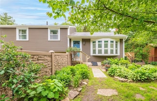 860 Centerville Rd, Warwick, RI 02886