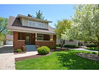 138 Le Grande Blvd, Aurora, IL 60506