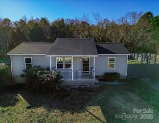 108 Cloverbrook Dr, Clover, SC 29710