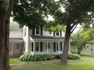 203 Glenwood Ave, Medina, NY 14103