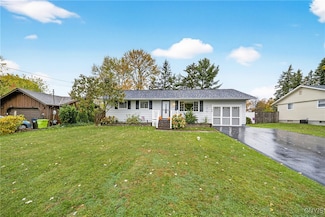 208 Deerwood Dr, Baldwinsville, NY 13027