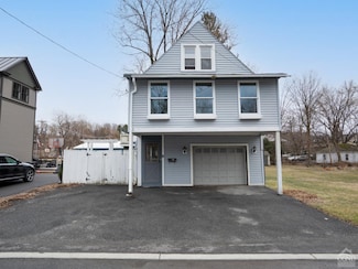 5 Washington Ave, Chatham, NY 12037