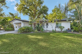 1140 Vesper Dr, Fort Myers, FL 33901