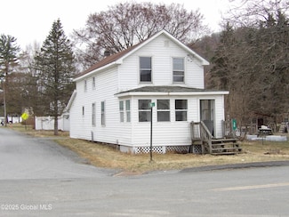 30 Park Ave, Berlin, NY 12022
