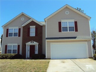 1945 Waters Trail Dr, Charlotte, NC 28216