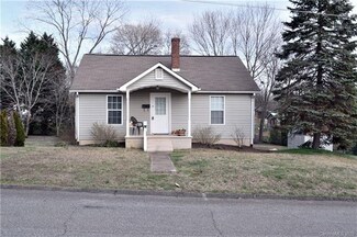 253 30th St SW, Hickory, NC 28602