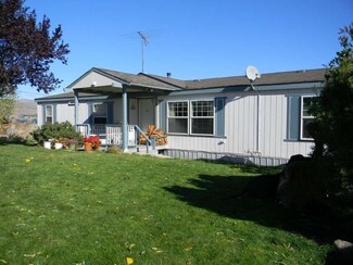 290 Starr Rd, Pateros, WA 98846