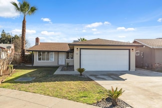 634 W Euclid Ave, Clovis, CA 93612