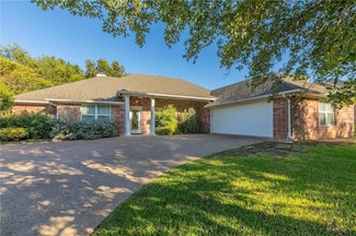 9120 Monarch Dr, Woodway, TX 76712