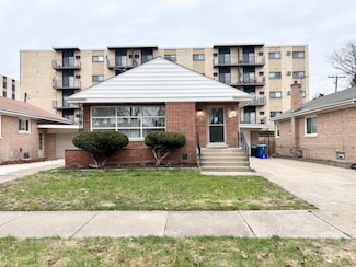 7741 Taylor St, Forest Park, IL 60130