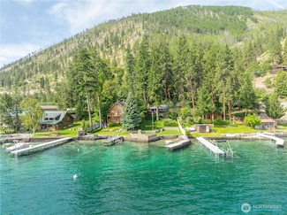 9368 S Lakeshore Rd, Chelan, WA 98816