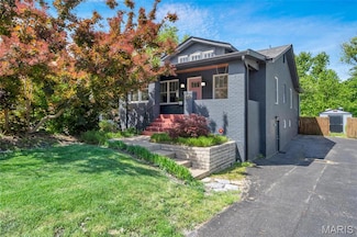 1055 N Sappington Rd, Saint Louis, MO 63122