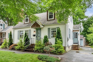 5 Vandergrift St, Lawrence, MA 01843