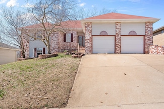 3069 S Palisades Dr, Springfield, MO 65807