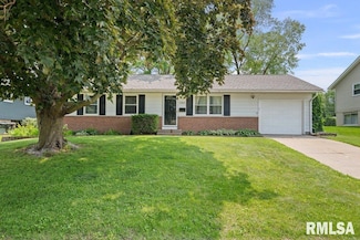 2303 Pinehurst St, Bettendorf, IA 52722