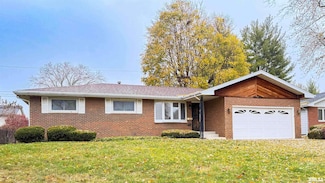 1913 W Clarewood Ave, Peoria, IL 61614