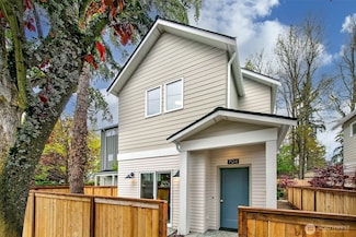 704 N 107th St, Seattle, WA 98133