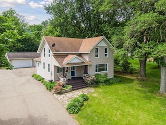 301 E Lake St, Waconia, MN 55387
