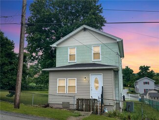 7 Fairgarden St, Republic, PA 15475