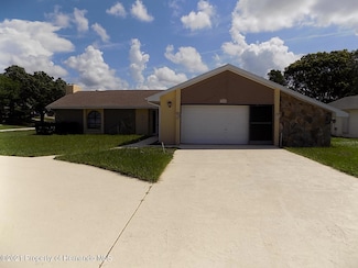 7230 Galloway Rd, Weeki Wachee, FL 34613