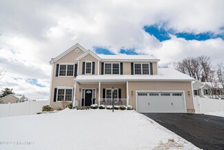 1 Gail Ct, East Greenbush, NY 12061
