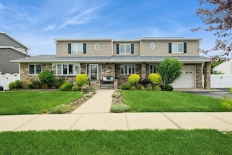 2350 Narraganset Ave, Seaford, NY 11783