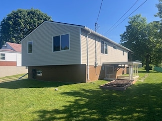 1320 High Rd, Clairton, PA 15025