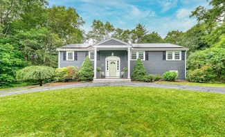 517 Oak St, Westwood, MA 02090