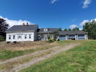 343 W Main St, Searsport, ME 04974