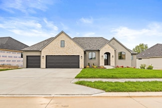 5301 Buttercup Dr, Columbia, MO 65203