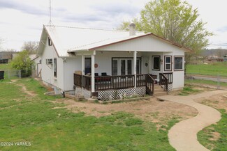 180 Donelson Ln, Yakima, WA 98908