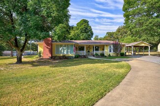 10 Oakwood Dr, Shawnee, OK 74801