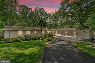 17810 Pond Rd, Ashton, MD 20861
