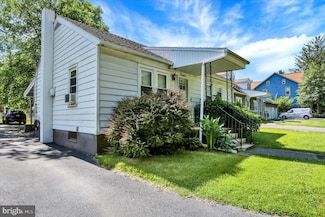 30 N Dwight St, Reading, PA 19609