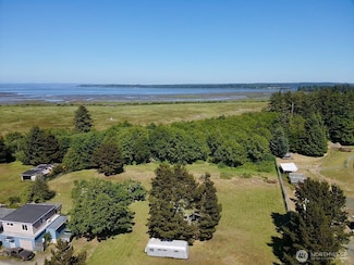 114 Bayview Ln, Westport, WA 98595