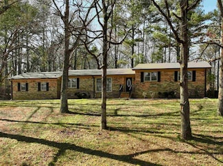 567 S 6th St, Selmer, TN 38375