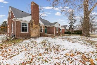 1158 Hawthorne Rd, Grosse Pointe Woods, MI 48236