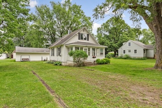 1039 9th Ave SW, Faribault, MN 55021