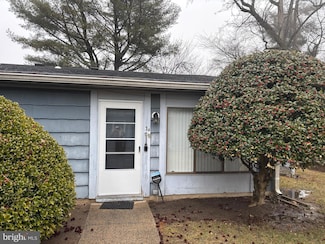 34 Birchwood Ct, West Deptford, NJ 08066