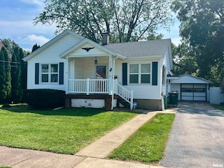 862 E 4th St, Galesburg, IL 61401