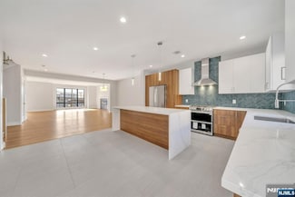 107 Sunset Place Unit B, Palisades Park, NJ 07650