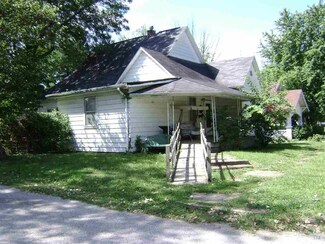 301 W 7th St, Bicknell, IN 47512