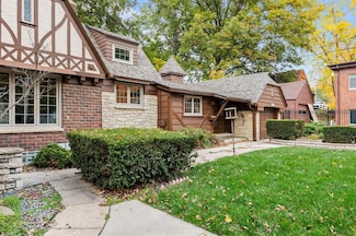 615 Shawnee Ave, Des Moines, IA 50313