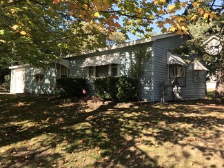 535 Flower St, Benton Harbor, MI 49022