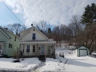 92 Railroad St, Barre, VT 05641