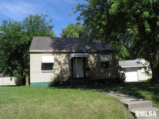 2407 Warren St, Davenport, IA 52804