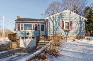 25 Kenney Field Dr, Boothbay Harbor, ME 04538